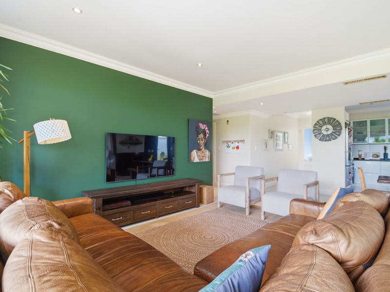 Beautiful 3 Bedroom family home in Simbithi Estate - Photo 5