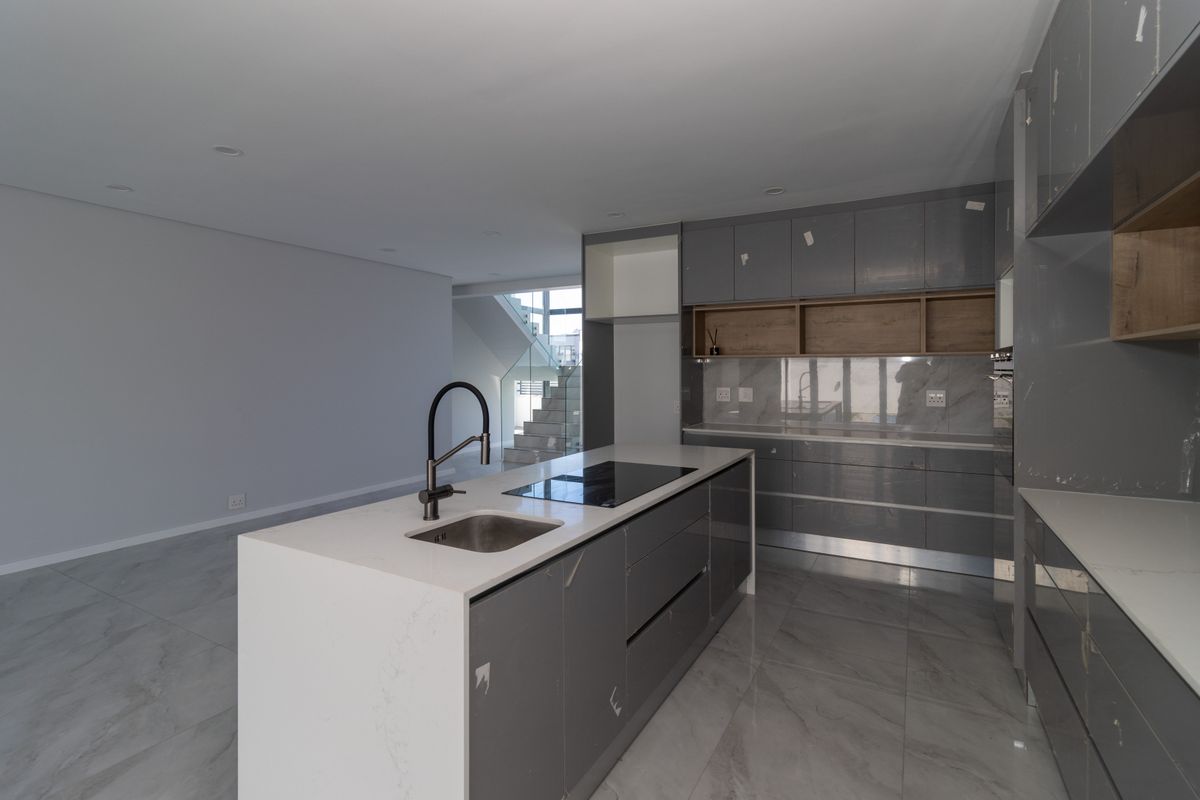 Stunning Newly Built 4-Bedroom Home in Sought-After Sandown – Luxury Living That Stands Out - Photo 4