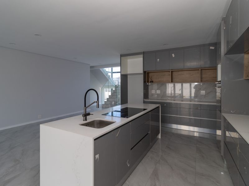 Stunning Newly Built 4-Bedroom Home in Sought-After Sandown – Luxury Living That Stands Out - Photo 4