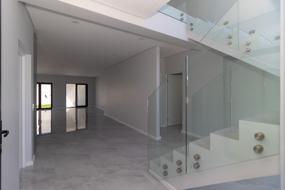 Stunning Newly Built 4-Bedroom Home in Sought-After Sandown – Luxury Living That Stands Out - Photo 3