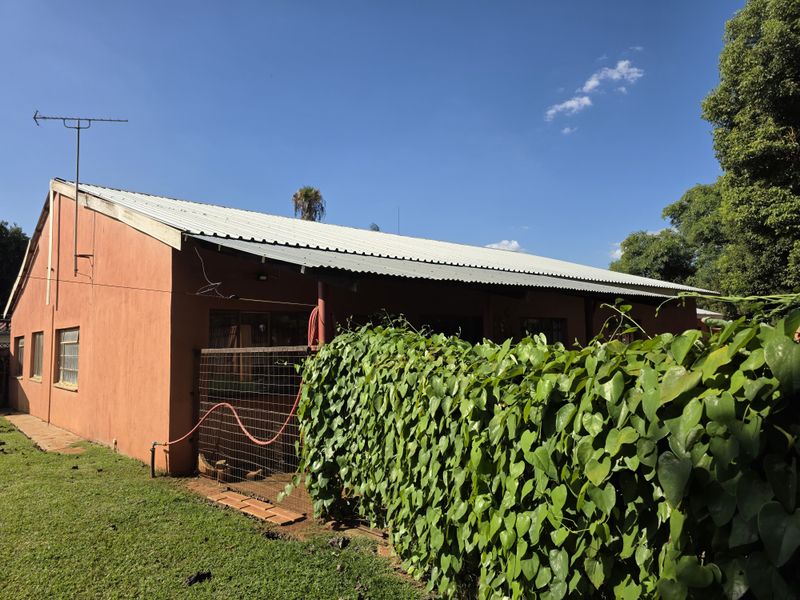 Rare Investment Opportunity in Mooinooi – Income Potential of ±R10 000 per Month! - Photo 8