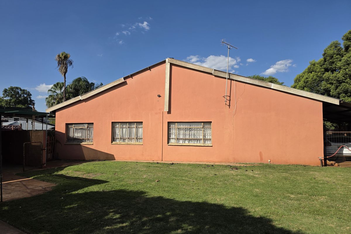 Rare Investment Opportunity in Mooinooi – Income Potential of ±R10 000 per Month! - Photo 4