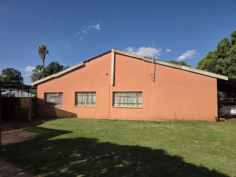 Rare Investment Opportunity in Mooinooi – Income Potential of ±R10 000 per Month! - Photo 4