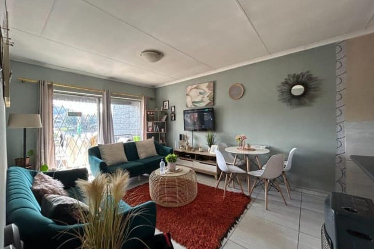 Sectional Title For Sale In Kempton Park - Photo 2
