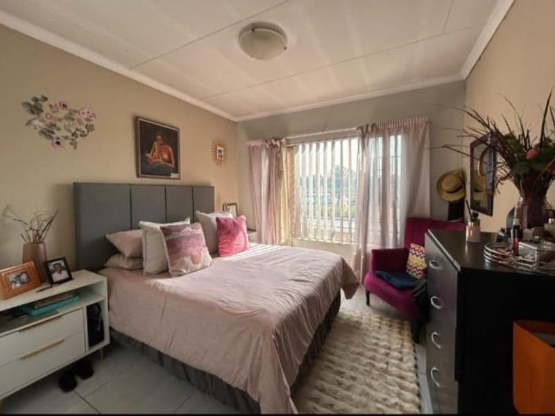 Sectional Title For Sale In Kempton Park - Photo 5