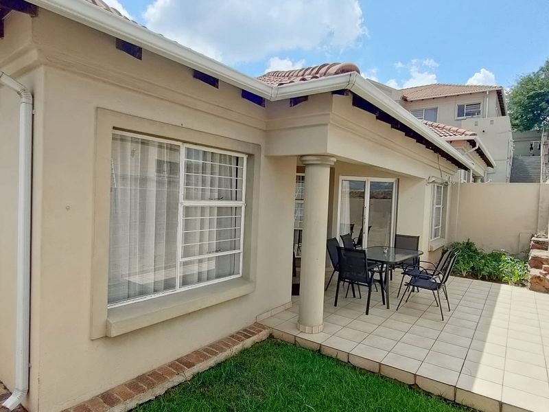 Exclusive Hillside Living – Charming Cluster in Secure Gated Community! - Photo 3