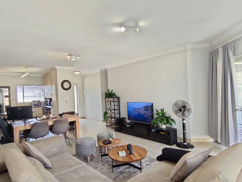 Exclusive Hillside Living – Charming Cluster in Secure Gated Community! - Photo 6