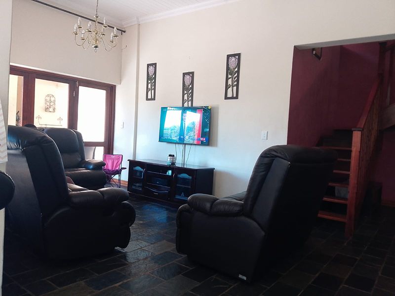 Elegant 3-Bedroom Full Title Home in Prestigious Estate – Secure Lifestyle Living at Its Best - Photo 7