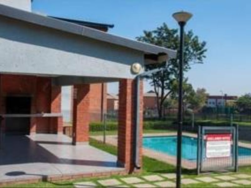 Sectional Title For Sale In Midrand - Photo 9