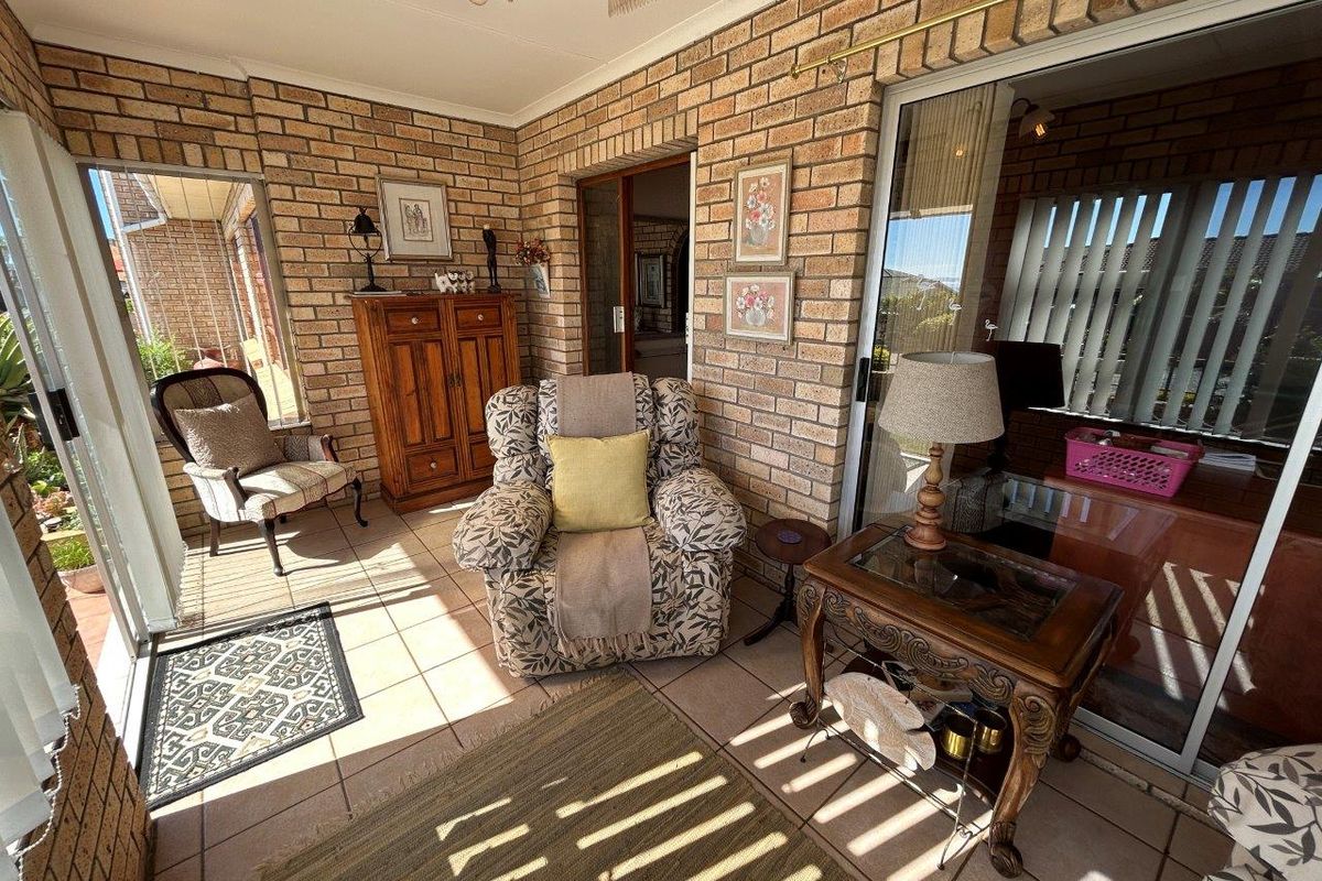 LOVELY 5 BEDROOM HOUSE IN SOUGHT AFTER WAVECREST AREA WITH SEAVIEWS - Photo 5