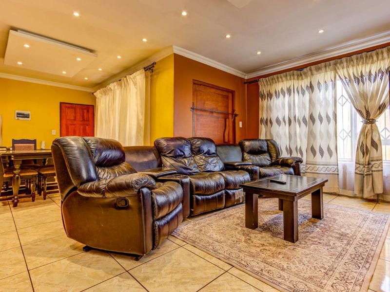 Freestanding For Sale In Kempton Park - Photo 8