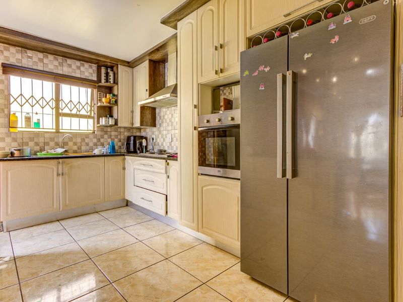 Freestanding For Sale In Kempton Park - Photo 7