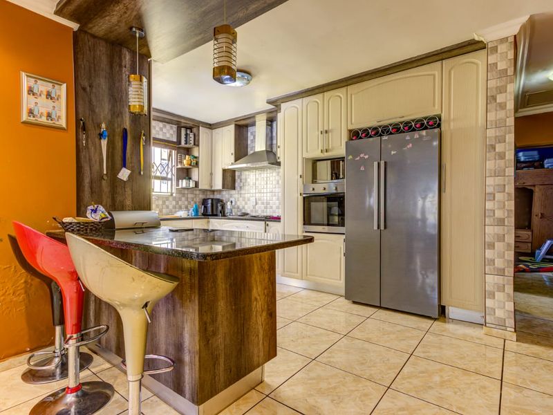 Freestanding For Sale In Kempton Park - Photo 10