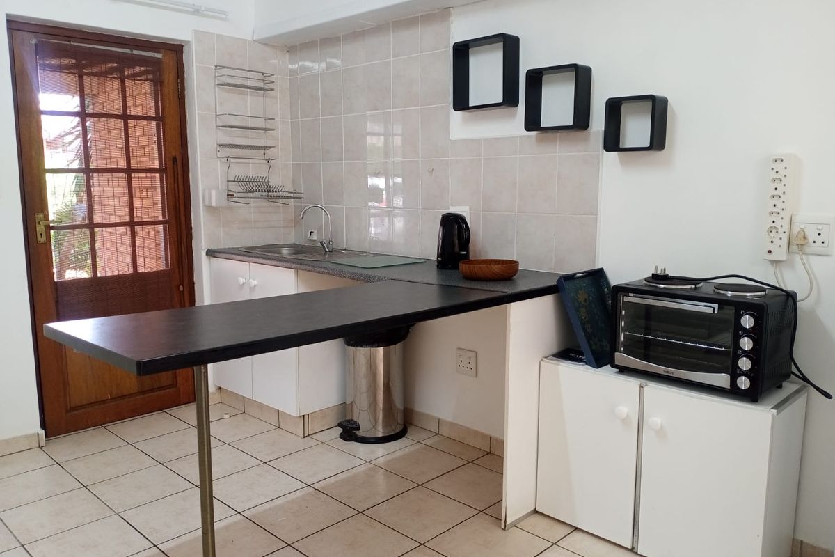 Bachelor flat (ground floor) - Photo 5