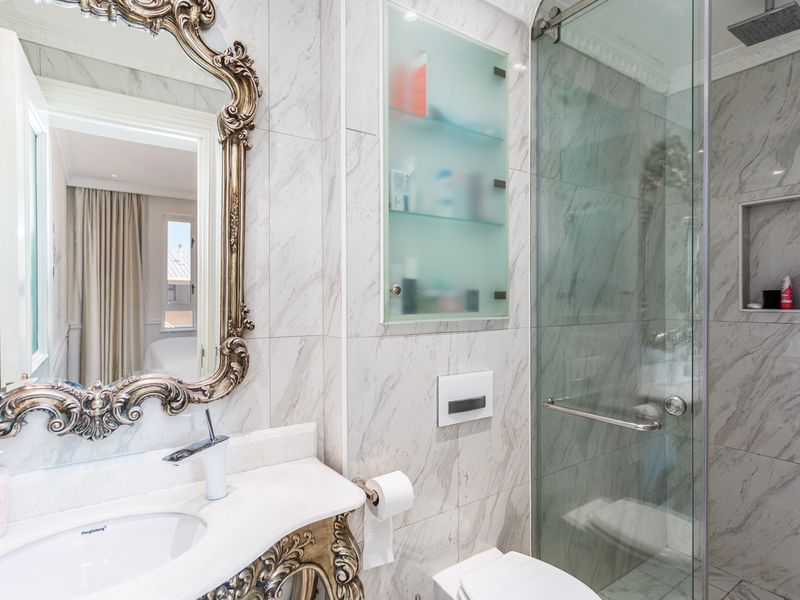 Luxury Living at The Versailles - Photo 10