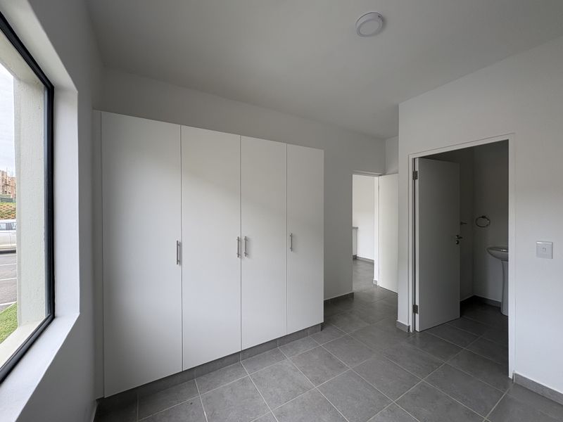SHEFFIELD GROUND FLOOR APARTMENT. - Photo 10