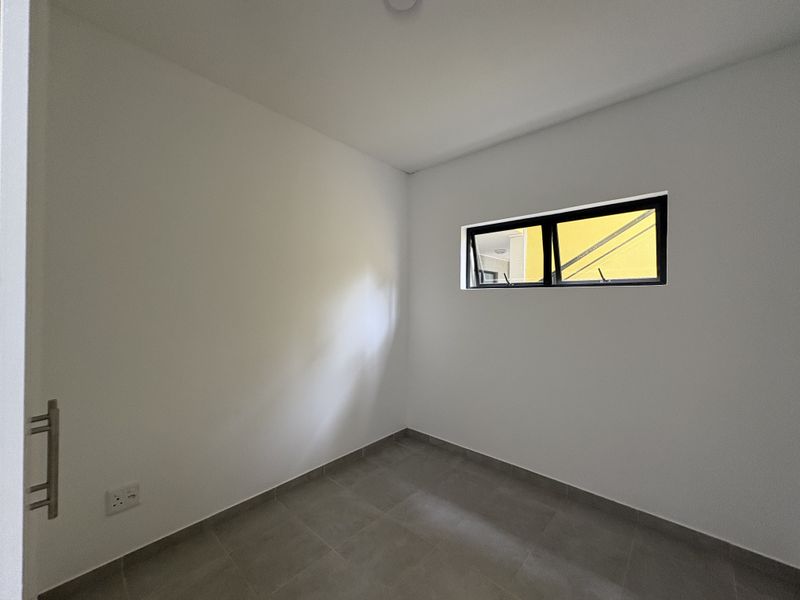 SHEFFIELD GROUND FLOOR APARTMENT. - Photo 7