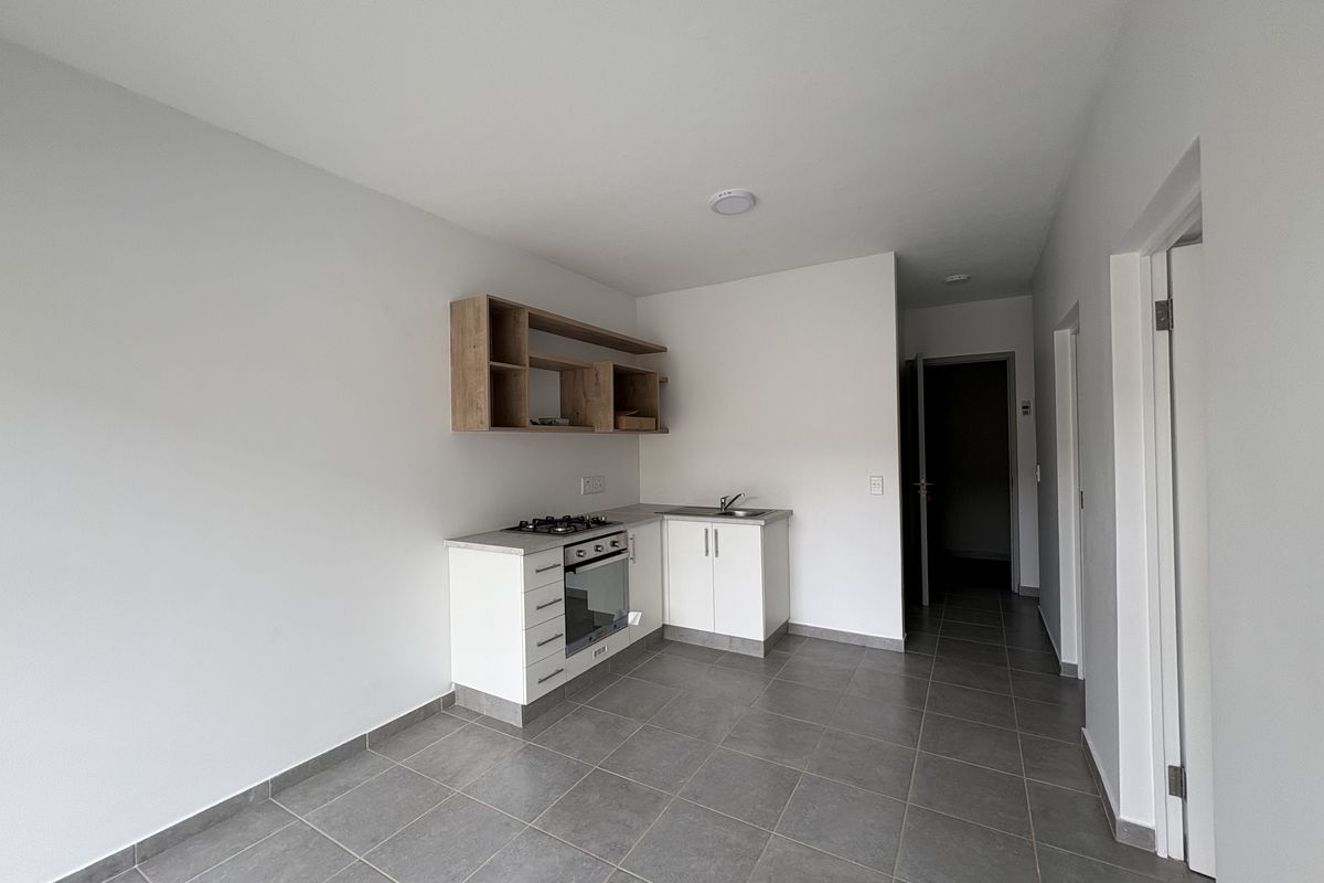 SHEFFIELD GROUND FLOOR APARTMENT. - Photo 4