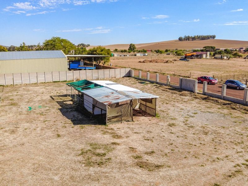 Spacious   Property with Endless Potential - Photo 9