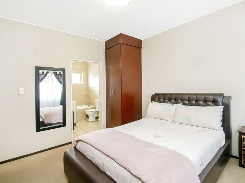 1 Bedroom Apartment - Photo 10