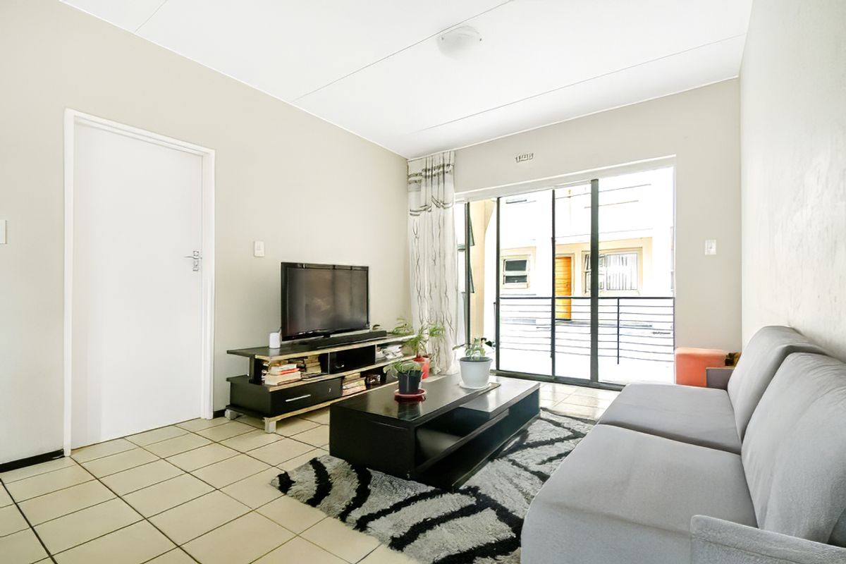 1 Bedroom Apartment - Photo 3