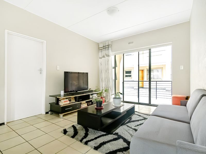 1 Bedroom Apartment - Photo 3