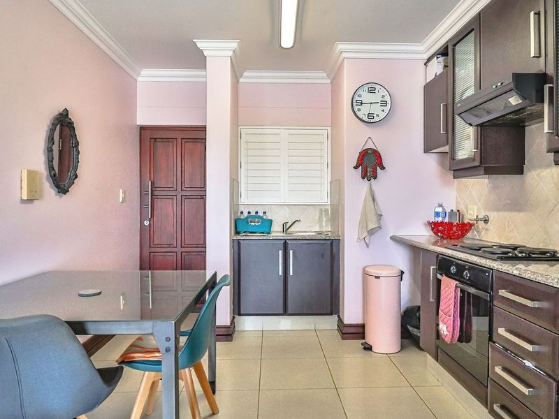 Modern 2 Bedroom in Umhlanga Ridge - Photo 7