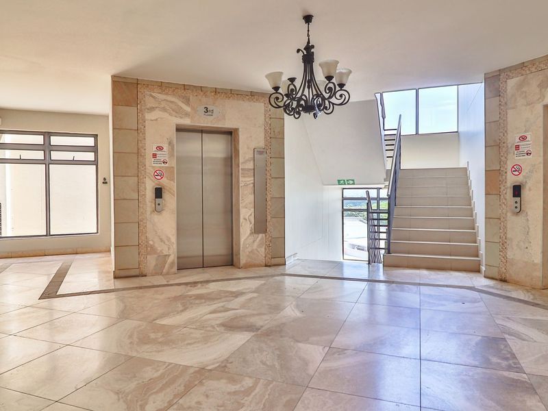 Modern 2 Bedroom in Umhlanga Ridge - Photo 3