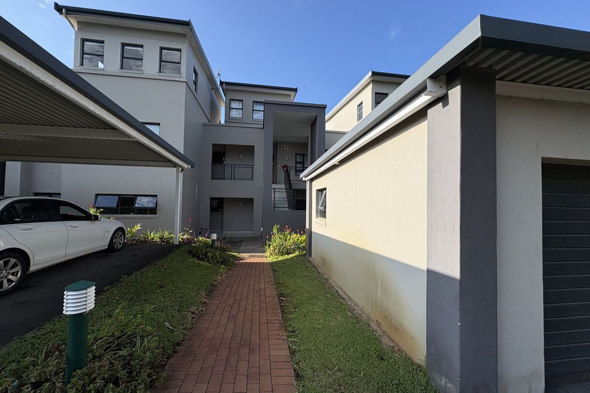 BEAUTIFUL CORNER GROUND FLOOR UNIT - Photo 2