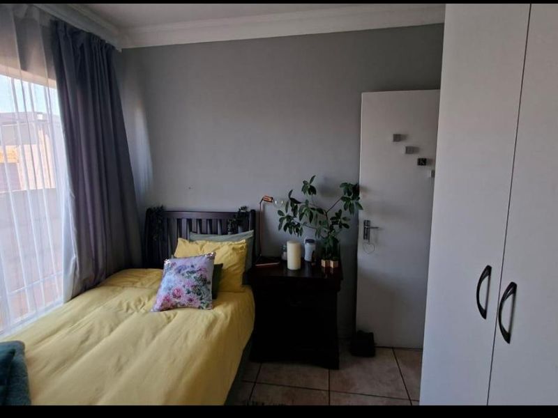 3 Bedroom house for sale - Photo 8