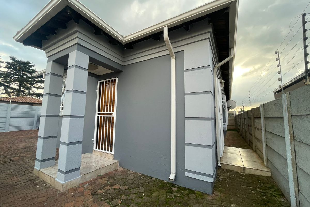 3 Bedroom house for sale - Photo 2