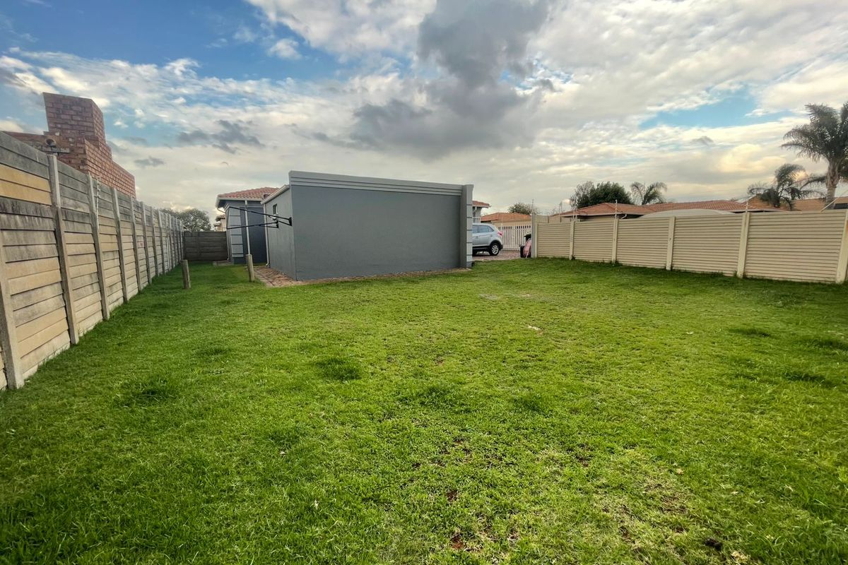 3 Bedroom house for sale - Photo 4