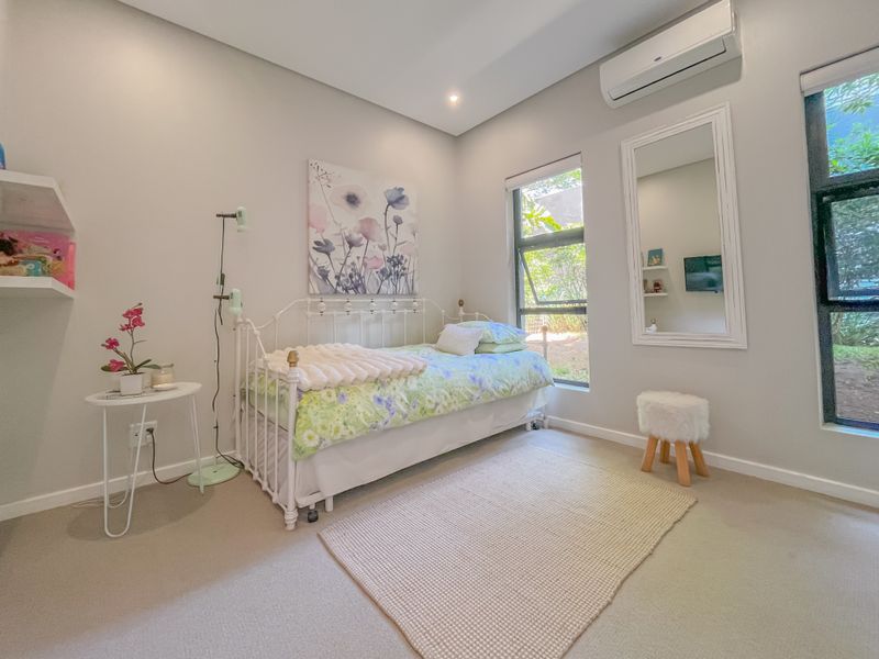 Contemporary Luxury Living in Brooklyn Estate - Photo 10