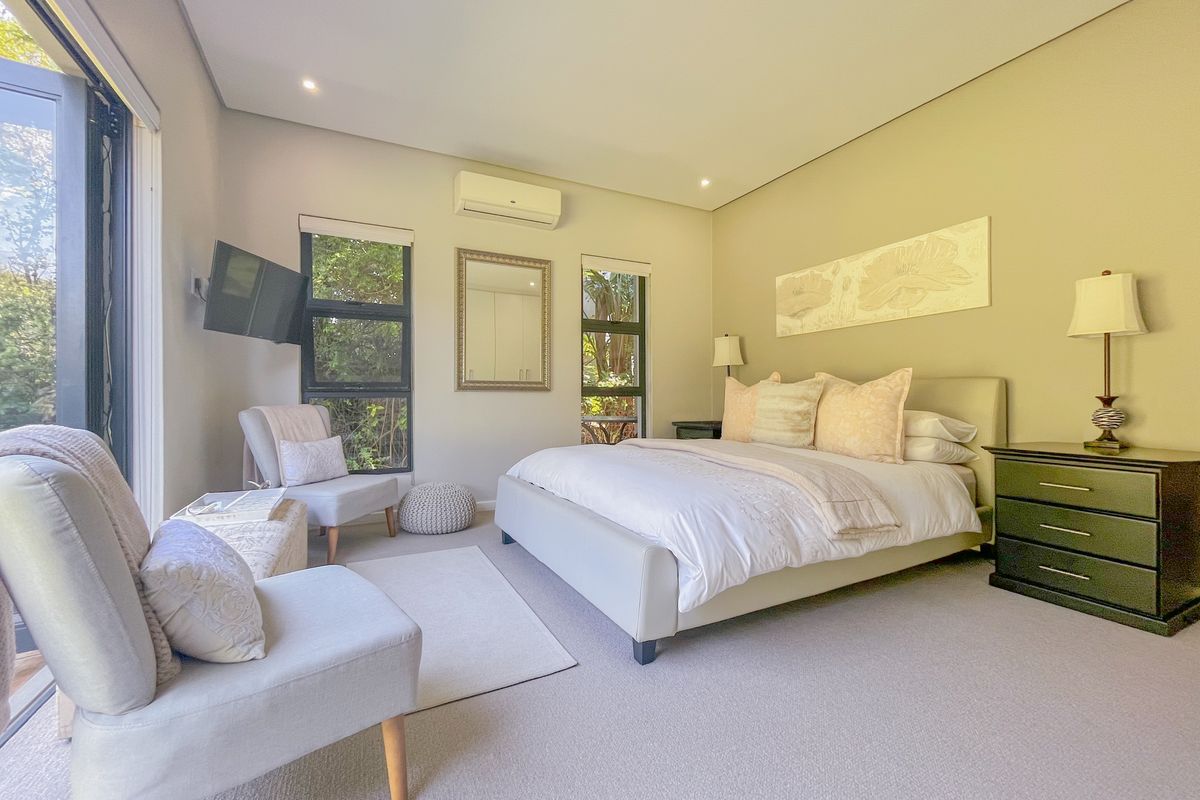 Contemporary Luxury Living in Brooklyn Estate - Photo 4