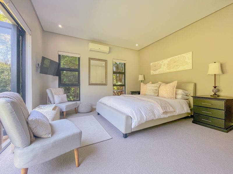 Contemporary Luxury Living in Brooklyn Estate - Photo 4