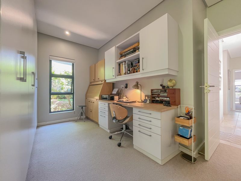 Contemporary Luxury Living in Brooklyn Estate - Photo 7