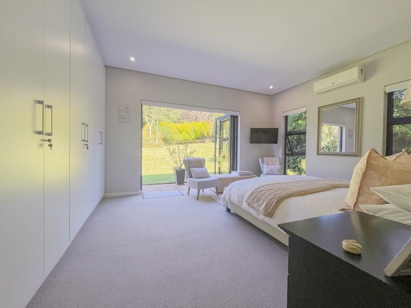 Contemporary Luxury Living in Brooklyn Estate - Photo 6