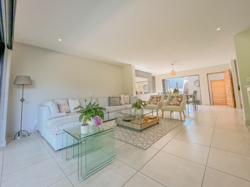 Contemporary Luxury Living in Brooklyn Estate - Photo 2