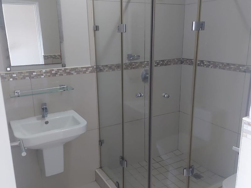 Modern 2-Bedroom Apartment | Umhlanga Ridge - Photo 8