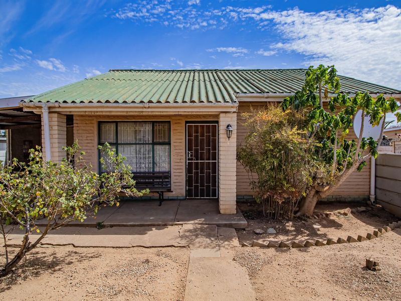 2 Bedroom Home with Flatlet Potential in Moorreesburg - Photo 5