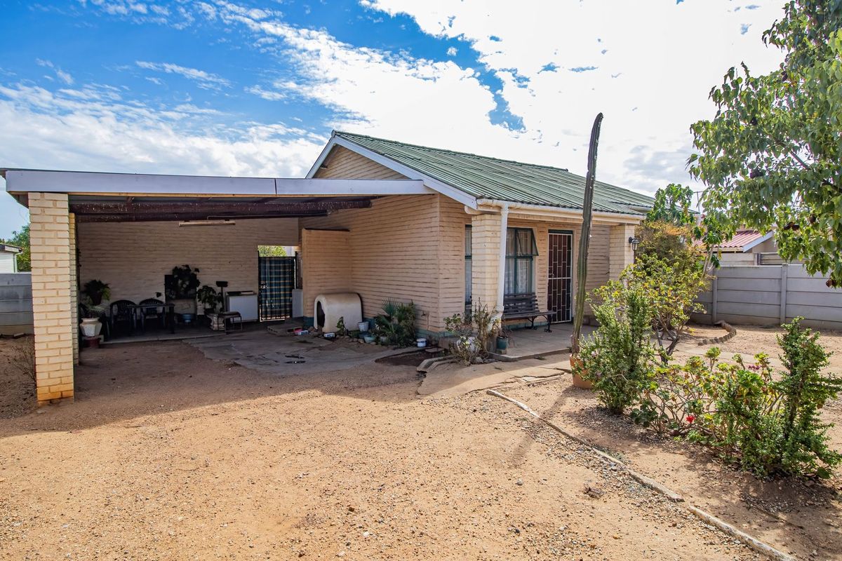 2 Bedroom Home with Flatlet Potential in Moorreesburg - Photo 4