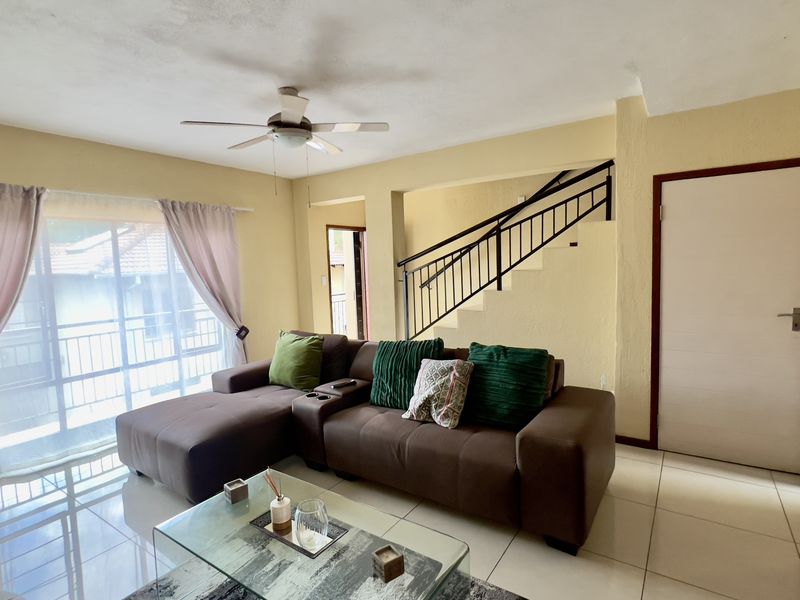 3 Bedroom House to Let in Sonheuwel - Photo 2