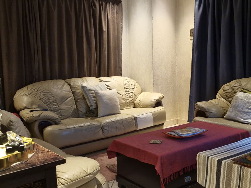 3 BEDROOM HOUSE TO LET IN MAHUBE VALLEY EXT 1 FOR R6 000.00 - Photo 4