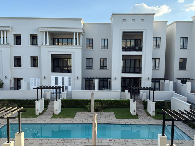 Lavish upmarket apartment - Photo 3