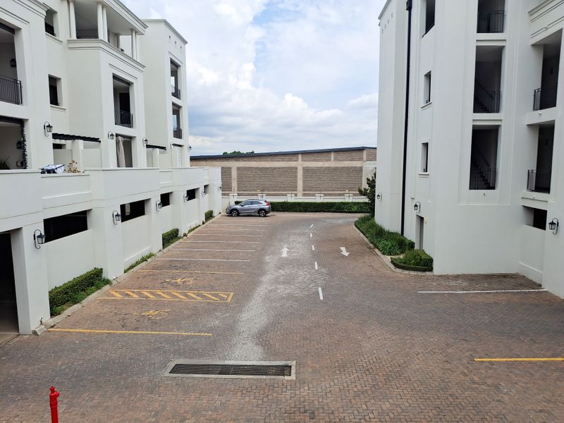 Lavish upmarket apartment - Photo 6