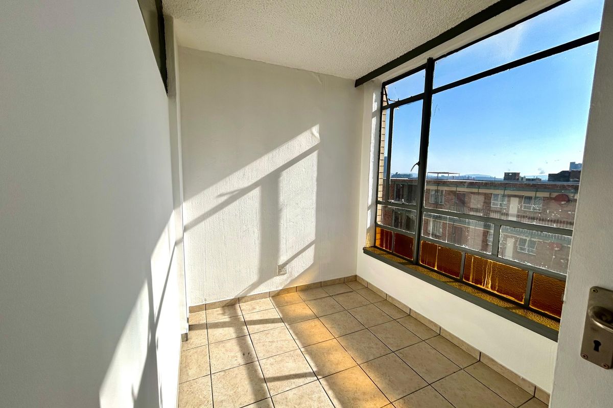 PHONE TODAY FOR A VIEWING! DONT MISS OUT - Photo 4