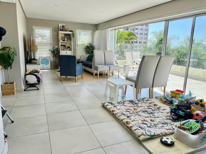 Wake Up to Ocean Views – Stylish 2 Bed, 2 Bath in Ile Coco, Umhlanga - Photo 2