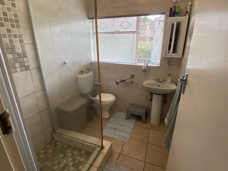 Big and Beautiful House waiting to become YOUR home! - Photo 9