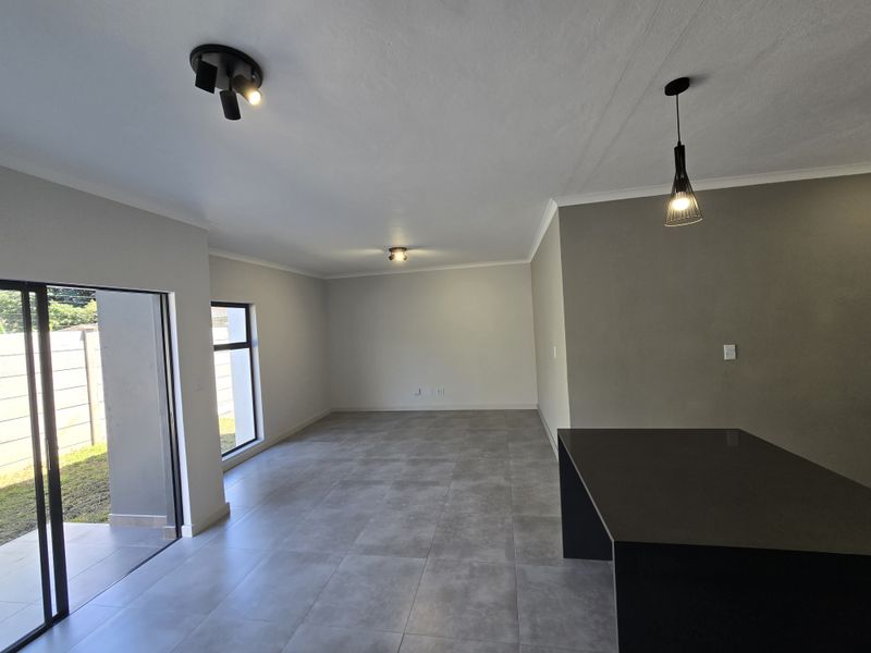 Brand new apartment for sale in Westbrook! - Photo 9