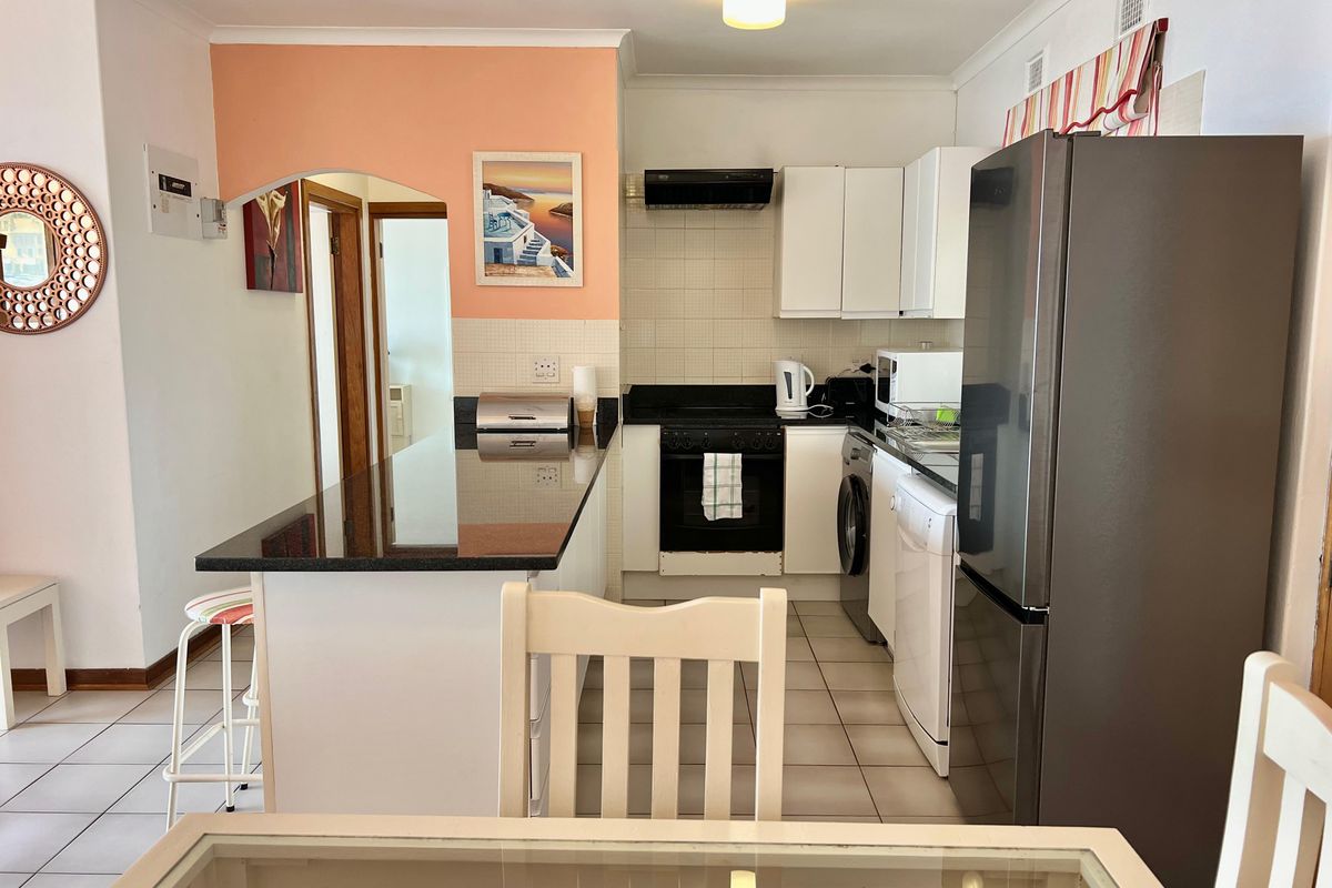 Stunning 2 Bedroom Coastal Apartment with Uninterrupted Sea Views in  Ballito - Photo 2